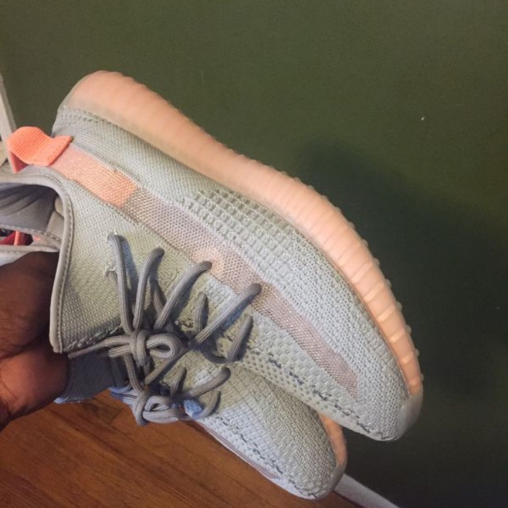 Yeezy - Picture 4 of 5